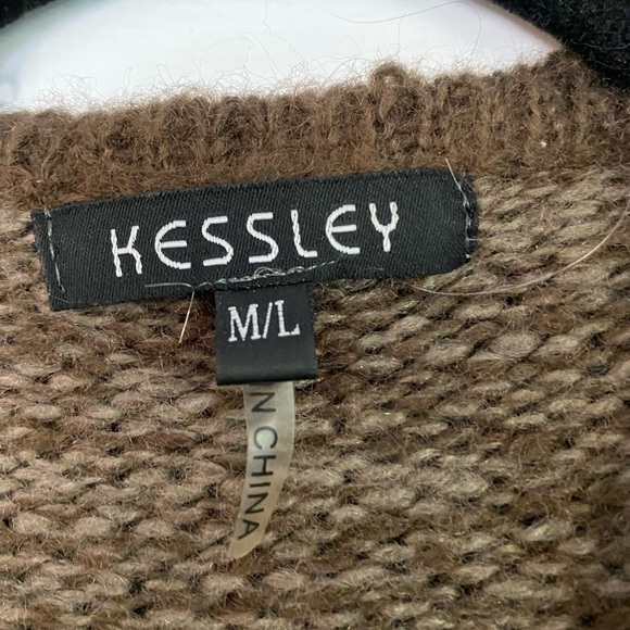 Tie front brown sweater - Picture 5 of 5